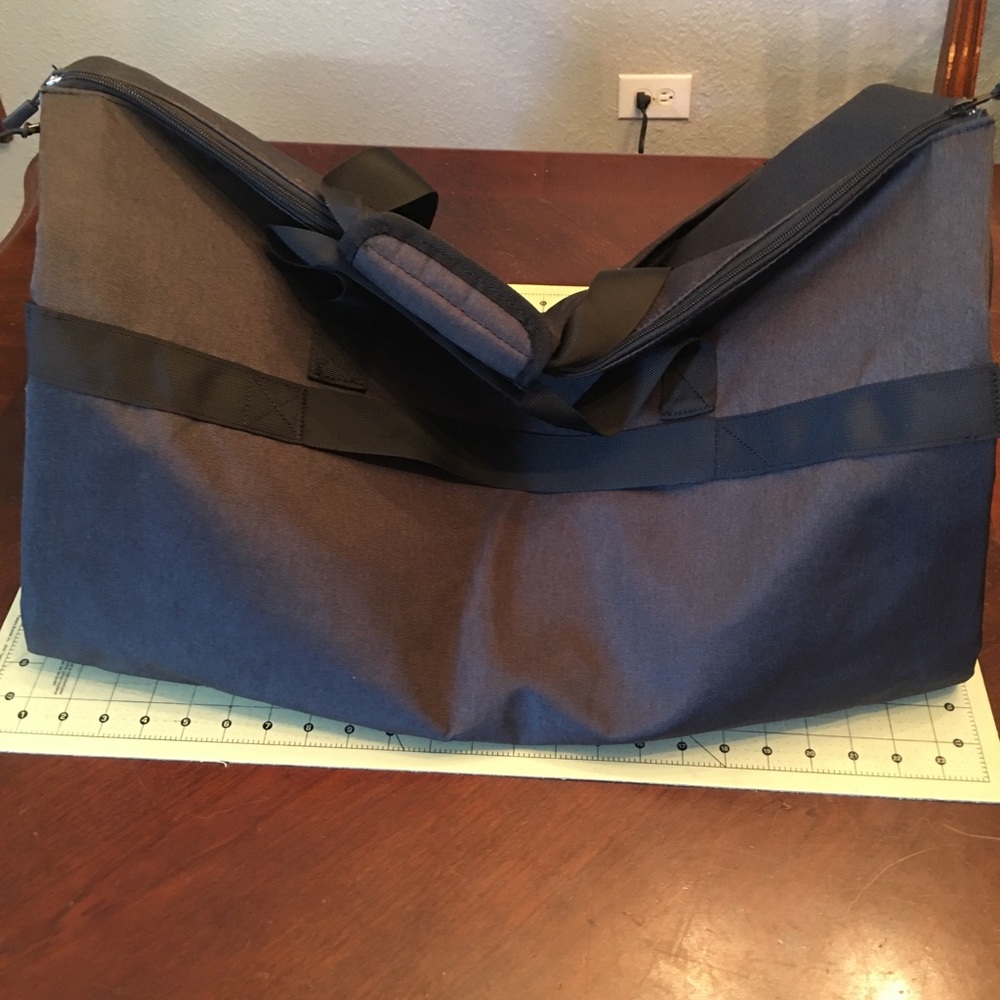 Mancro Luggage new never used - Picture 12 of 12